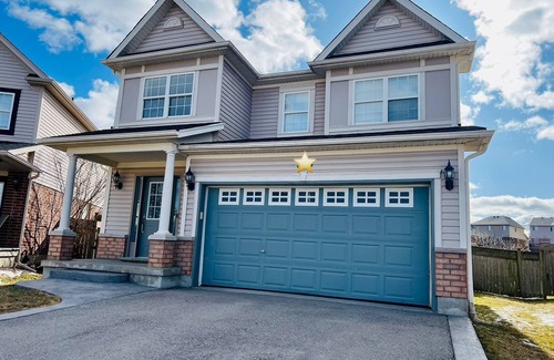 Waterloo House | Spacious 4BR | Private Backyard | Prime Location In Waterloo