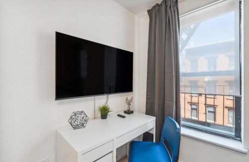 Chinatown Apartment | Spacious 4BR Stay in Lower Manhattan