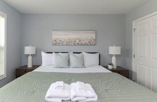 Huntcliff House | Spacious 4BR with Loft Bedroom