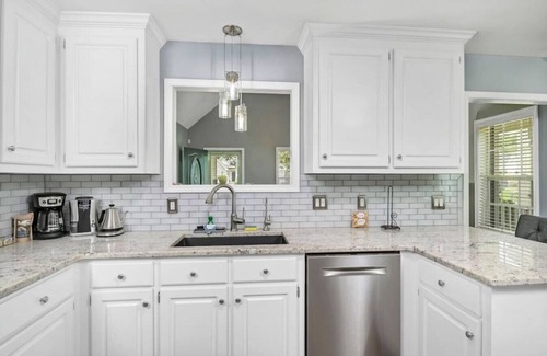Huntcliff House | Spacious 4BR with Loft Bedroom