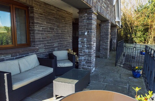 Kentchurch House | Spacious 5 bed property with hot tub/sauna situated in picturesque Grosmont