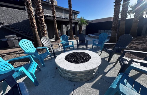 Lake Havasu City House | Spacious 5-bedroom house with WiFi, New Pool and Hot Tub, tons of parking