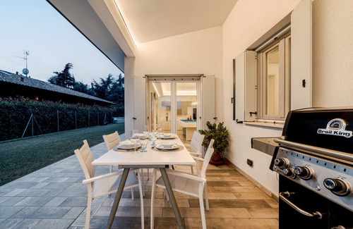 Castelfranco Emilia Villa | Spacious 5-bedroom villa in the Motor Valley with Pool table and Jacuzzi
