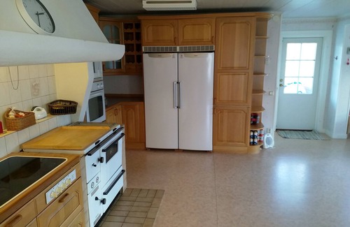 Holjes Villa | Spacious 5-bedroom villa in delightful Värmlands län with WiFi
