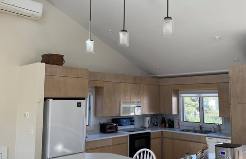 Mystic - New London House | Spacious 5-bedroom, 2.5-ba Overlooking Water, Pets Welcome in Groton Long Point
