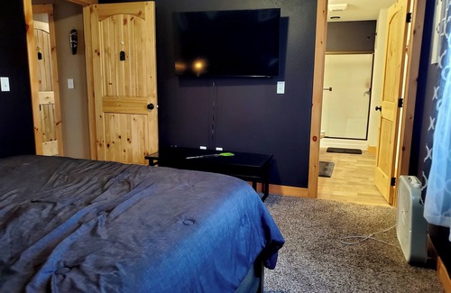 Ransom County Cabin | Spacious 5-bedroom/3 bath LODGE, Located between Fort Ransom, ND & Lisbon, ND