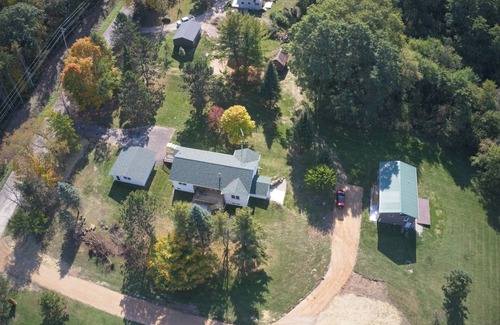 Baraboo House | Spacious 5-bedroom 4- bath house 1- mile to Devil's Lake.