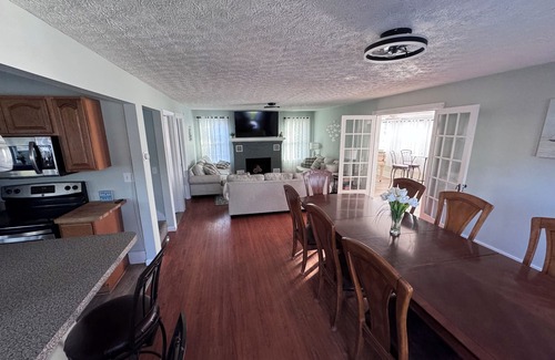 Livonia House | Spacious 5 Bedroom 4 Bathroom Home on Conesus Lake with 100 ft of Lakefront