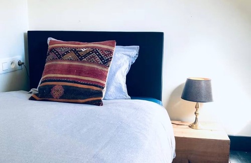 Antwerp House | Spacious 5-bedroom back house in beautiful Antwerp with AC and rooftop terrace