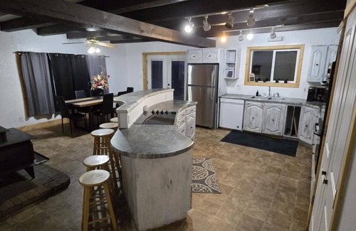 Blanding Cabin | Spacious 5-bedroom cabin in charming Blanding with AC, WiFi