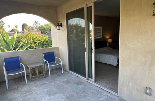Los Cerritos House | Spacious 5-bedroom house with WiFi, AC in brilliant Long Beach