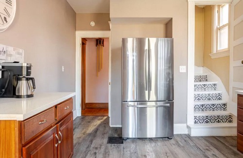 Latonia House | Spacious 5-bedroom house in historical Covington less than 10 mins to DT Cincy