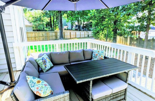 North Raleigh House | Spacious 5 Bedroom, Hot Tub, Arcade Room, EV Charger, Handicap & Quiet Culdesac!