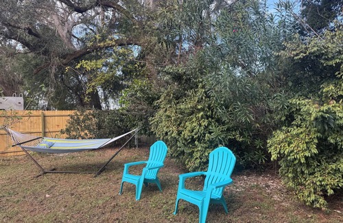 Alachua House | Spacious 5-bedroom house with AC, WiFi in pleasant Alachua