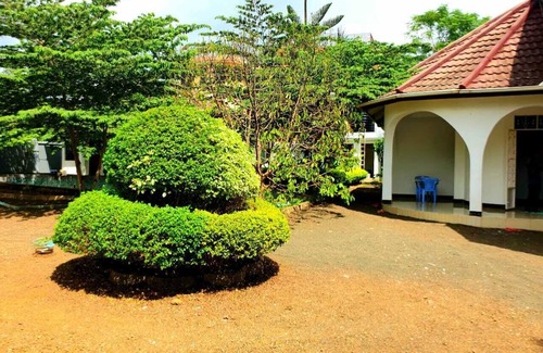 Arusha House | Spacious 5-bedroom House with free WiFi in Njiro, Arusha
