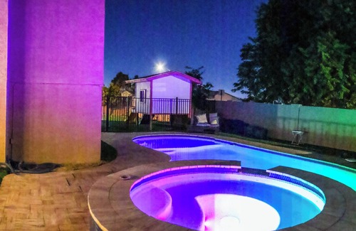 Peoria House | Spacious 5-bedroom house with pool and jacuzzi, in welcoming Peoria