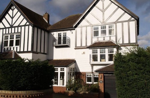 Southwold House | Spacious 5 bedroom Southwold home, all en-suite, close to pier and town