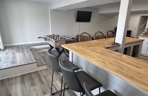 Carter Lake House | Spacious 5-bedroom townhome in charming Carter Lake close to downtown Omaha