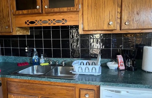 Fayetteville House | Spacious 5-bedroom house in awesome school district with WiFi