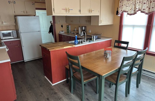 Middleburg House | Spacious 5-bedroom house with WiFi, AC in lovely Selinsgrove