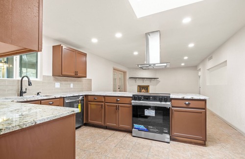 Sierra Vista House | Spacious 5-bedroom house with AC and WiFi in charming Sierra Vista