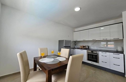 Vrsine Villa | Spacious 5-bedroom villa with pool, WiFi, AC, parking