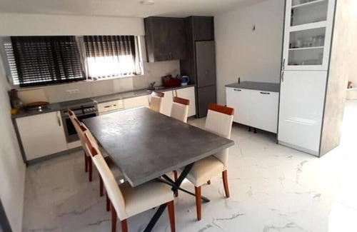 Vrsine Villa | Spacious 5-bedroom villa with pool, WiFi, AC, parking