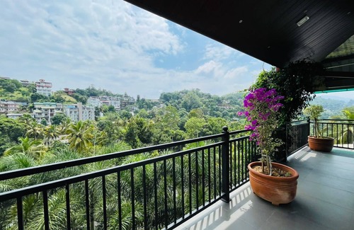 Kandy Villa | Spacious 5-bedroom villa with WiFi and AC in charming Kandy