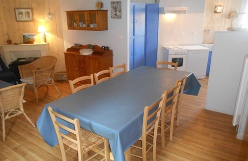 Cauterets Apartment | Spacious 5-Room Apartment for 9, Close to Ski Lift and Town Center, with Garden and Free Shuttle
