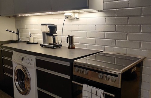 Koillinen District Apartment | Spacious 57-sqm, ground-floor flat in Helsinki, perfect for two persons!