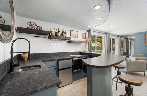 Central Oklahoma City House | Spacious 5BR Getaway with Hot Tub + Pool Table | Large Yard I Rainshower I Full Kitchen