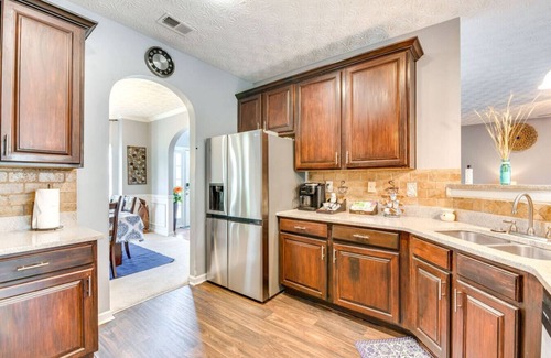 Hampton House | Spacious 5BR Oasis w/Pool + Deck