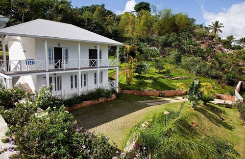 Las Terrenas House | Spacious 6-bedroom house in Las Terrenas with AC, WiFi, pool and fantastic view!