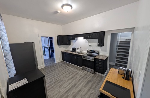 Evansville House | Spacious 6-bedroom house in Evansville