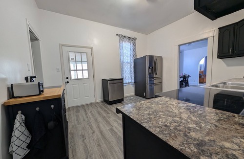 Evansville House | Spacious 6-bedroom house in Evansville