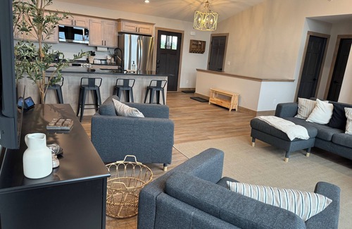 New Lisbon House | Spacious 6-bedroom home on Sunset Lake in New Lisbon, Wisconsin.