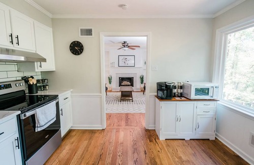 Macon House | Spacious 6 bedroom home near Downtown Macon!