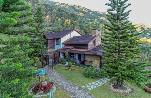 Jarabacoa Villa | Spacious 6-Bedroom Villa With Stunning Views And Picuzzi in Charming Jarabacoa