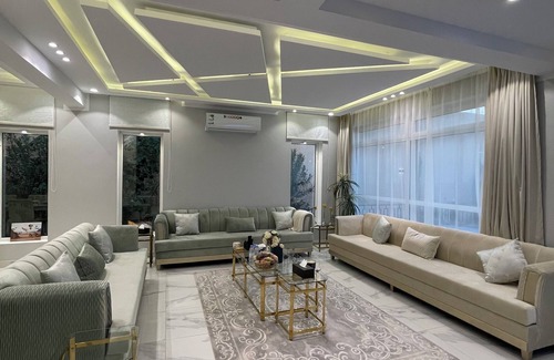 AlUla Villa | Spacious 6-bedroom villa with WiFi and AC in delightful Alula