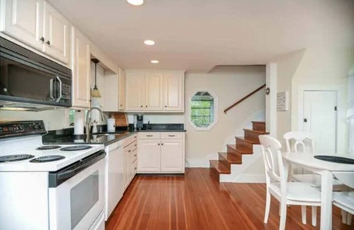 York Beach House | Spacious 6 BR ocean view retreat - stunning views!