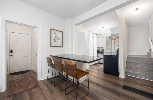 Columbus House | Spacious 6BD 1.5BA Home Near CMH, Downtown, OSU