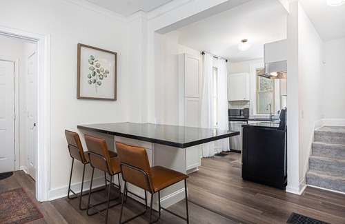 Columbus House | Spacious 6BD 1.5BA Home Near CMH, Downtown, OSU