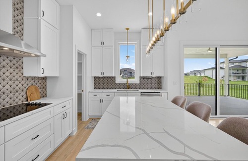 Waukee House | Spacious 6BR with Peaceful Pond Views - Brand New & Upscale