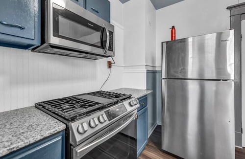 Athol Springs House | Spacious 7BR Arcade WiFi FreeParking 3King Sleep 19