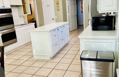 Pearland House | Spacious 7BR Family Home in Pearland! 3 Masters-1 ADA, 1 Upstairs, Near Houston