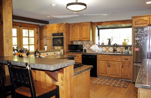 Tahoe Pines House | Spacious 8-bedroom, 6.5 bath mountain home in beautiful Tahoe Pines.