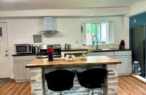 Fairbanks House | Spacious 8-bedroom building in welcoming Fairbanks with WiFi