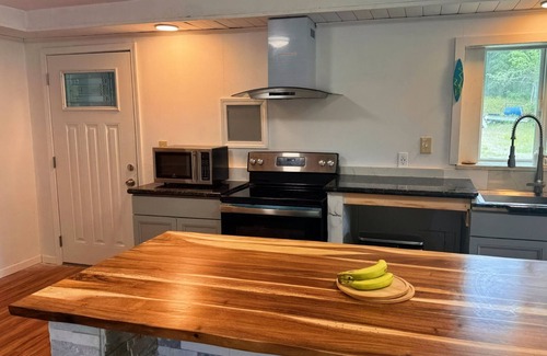 Fairbanks House | Spacious 8-bedroom building in welcoming Fairbanks with WiFi