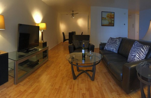 Detroit Condo | SPACIOUS 800 ft² 1BEDROOM RIVER VIEW SUITE + OFFICE (6 MONTHS MINIMUM)