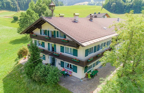 Itter Apartment | Spacious accommodation, 1.2 km to the ski lift